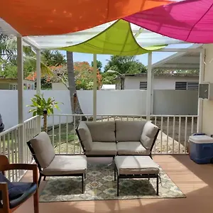  Holiday home Family Getaway With Private Parking & Swimming Pool